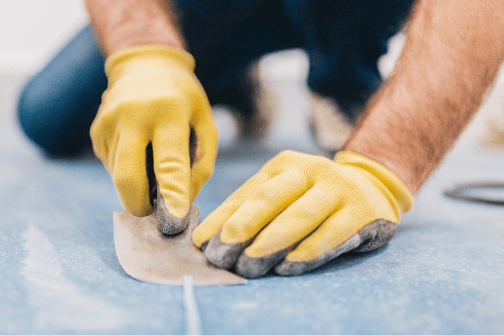 Cắt đường ron sàn vinyl đúng cách