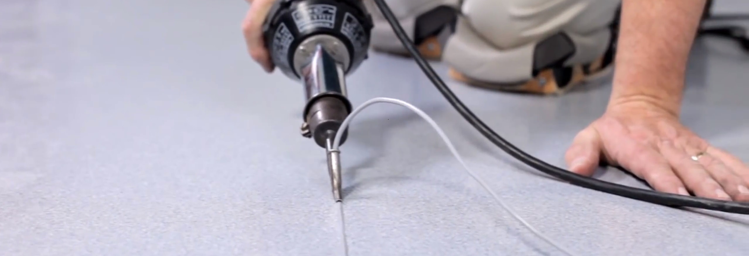 độ chuẩn xác của việc thử nghiệm lực căng mối nối sàn vinyl