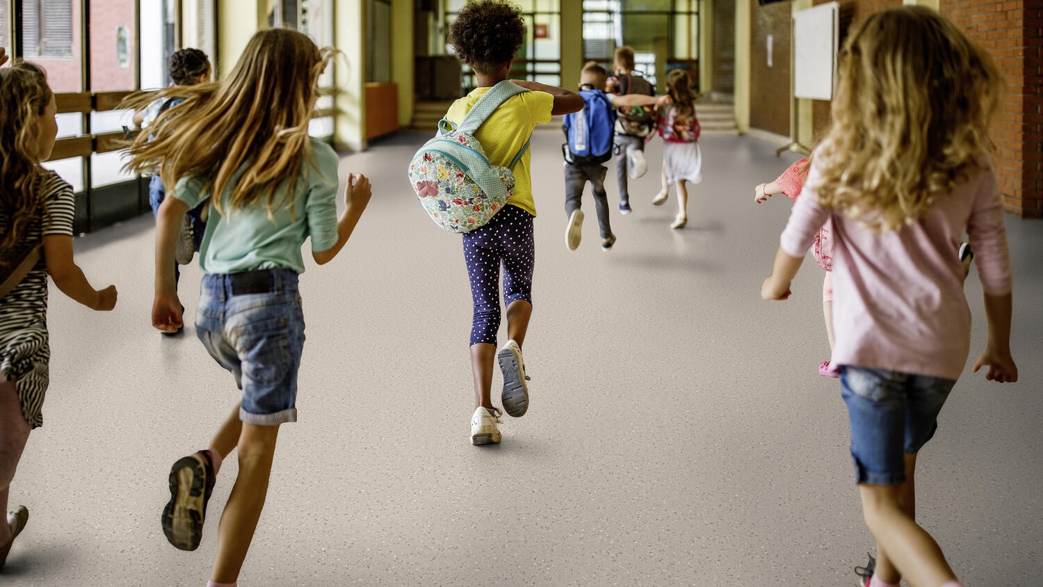 Giảm tiếng ồn của sàn vinyl trong khu vuc giáo dục