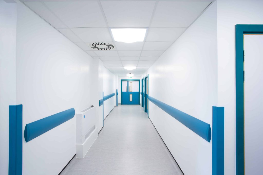 Kết hợp thanh bảo vệ góc tường và thanh chống va đập