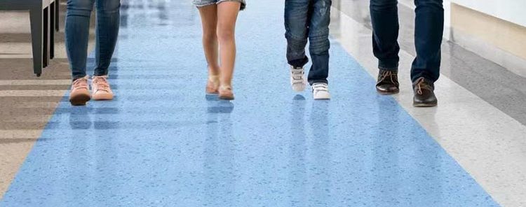 rủi ro sử dụng sàn vinyl do di chuyển