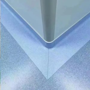 xử lý các góc tường, góc vuông với sàn nhựa vinyl dạng cuộn